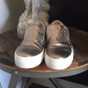 STEVE MADDEN METALLIC SLIP ON SNEAKERS
